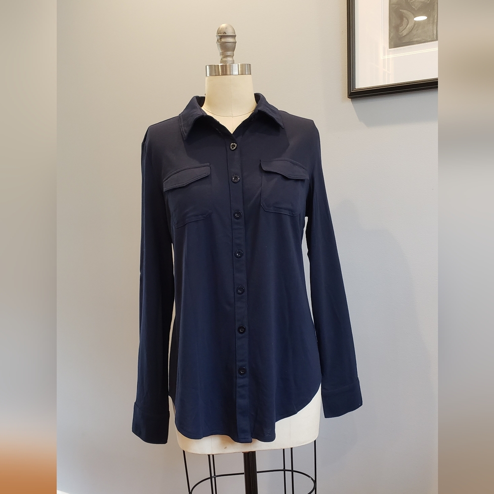 Beautiful navy blue buttondown shirt